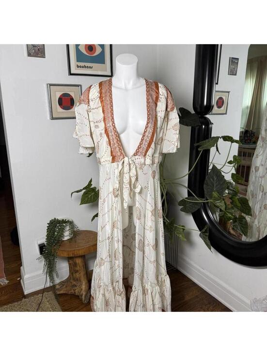 Dresses & Skirts - Lovin India maxi dress / robe with tie waist and open front.
